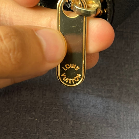 Cartera Louis Vuitton Negro