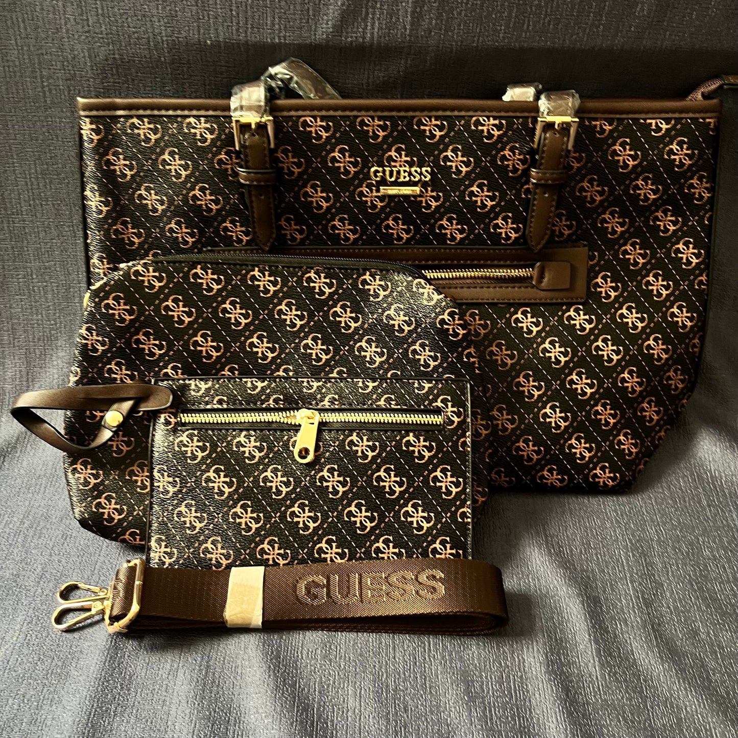 Set de bolsa Guess negro logos rosa