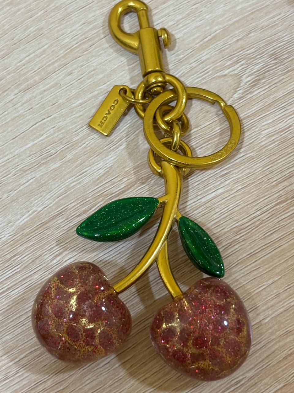 Llavero Coach 2 Cerezas