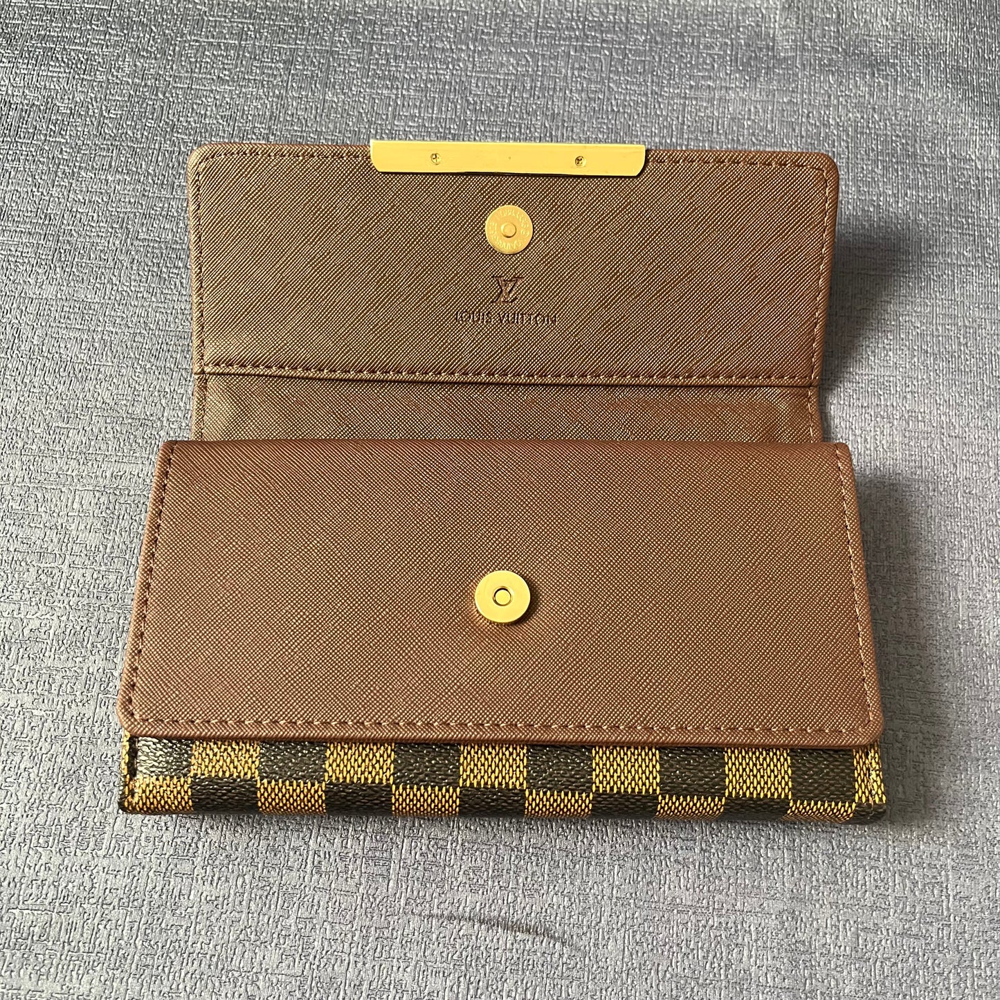Cartera de cuadros marrón