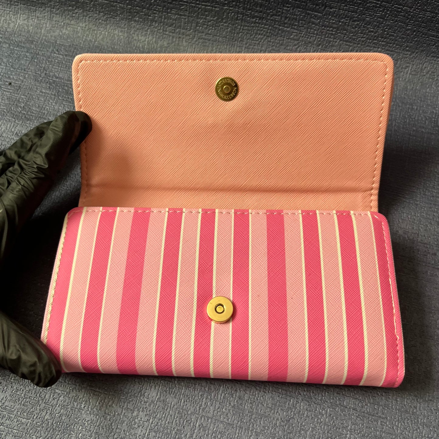 Rosas con rayas, Victoria’s Secret cartera