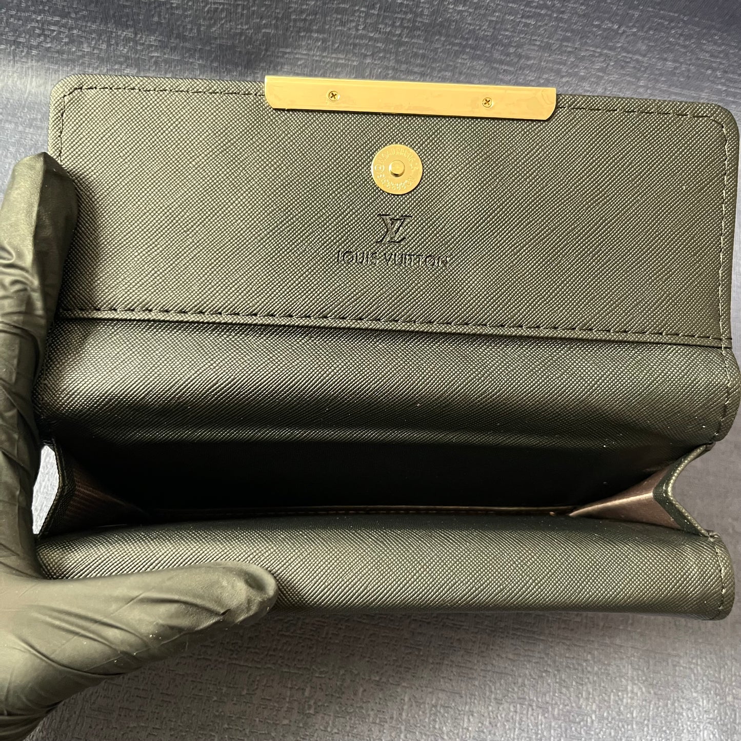 Cartera Luis Vuitton negro